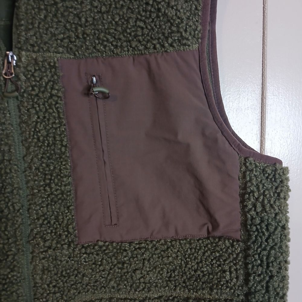 Men's Olive Green Fleece Vest - Picture 4 of 10